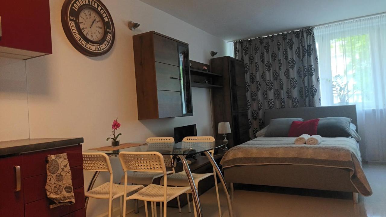 Cherry Apartament W Scislym Centrum Varsovia Exterior foto